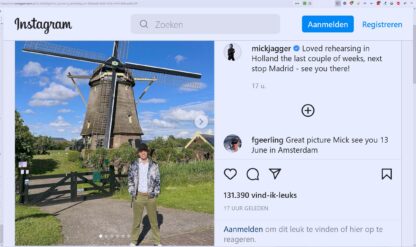 Mick Jagger voor molen De Zwaan